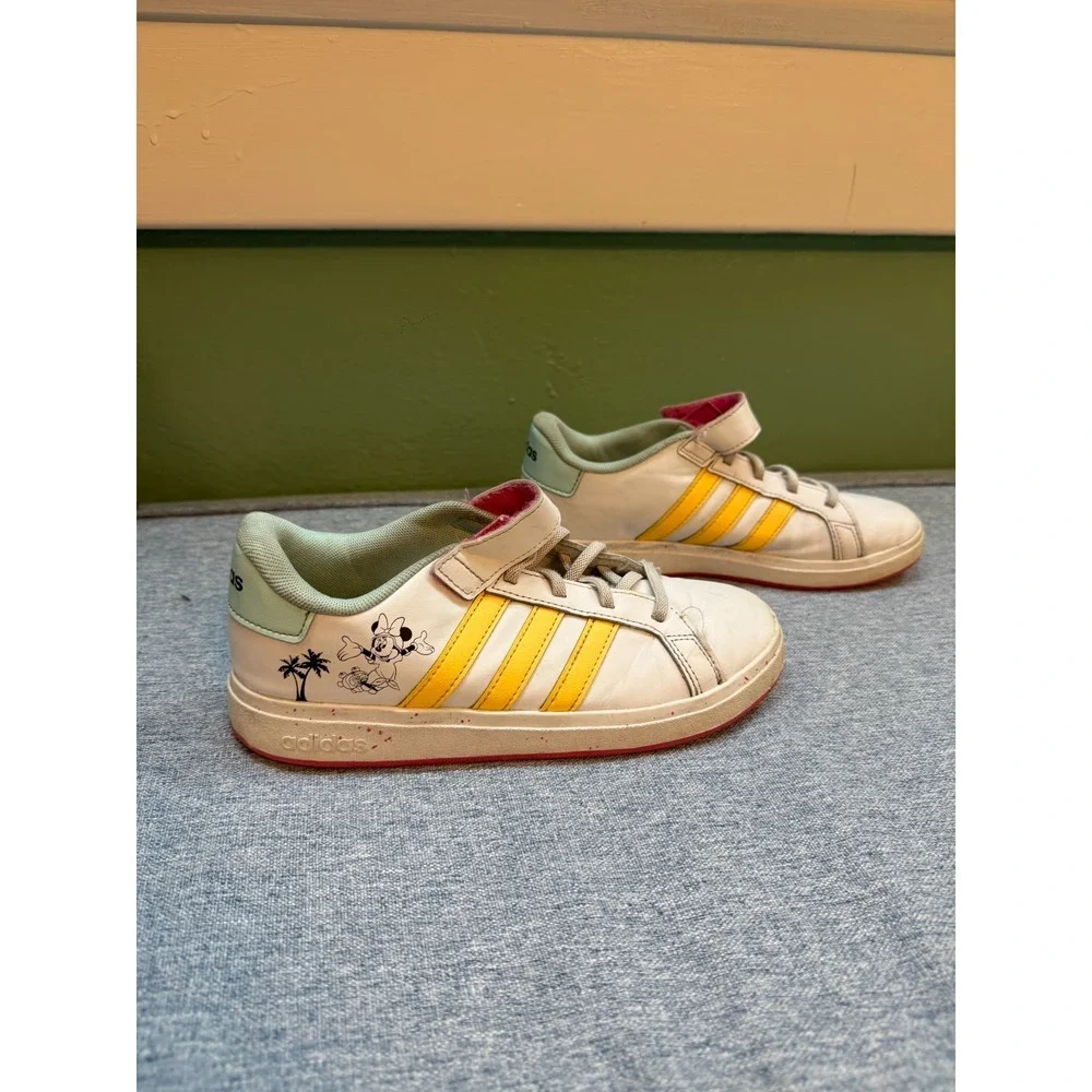 Adidas x Disney Grand Court Girls Size US 4 White Minnie Mouse Shoes Sneakers